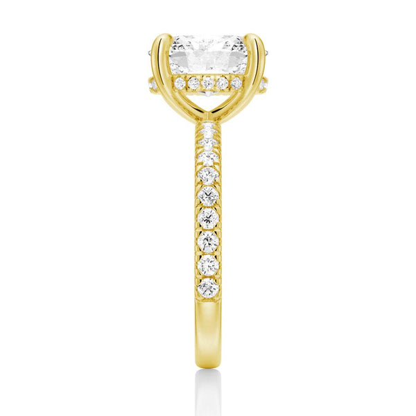 Micropavé Oval Moissanite Ring Set with Matching Stacking Band