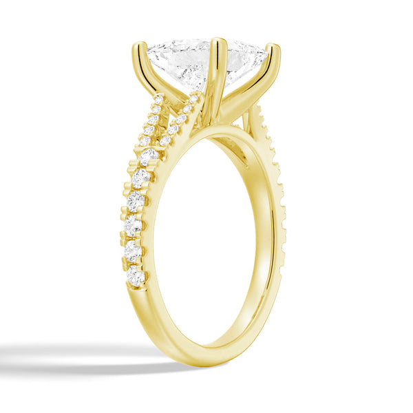 Princess Cut Split Shank Moissanite Couple's Ring Set with Men's Wedding Band