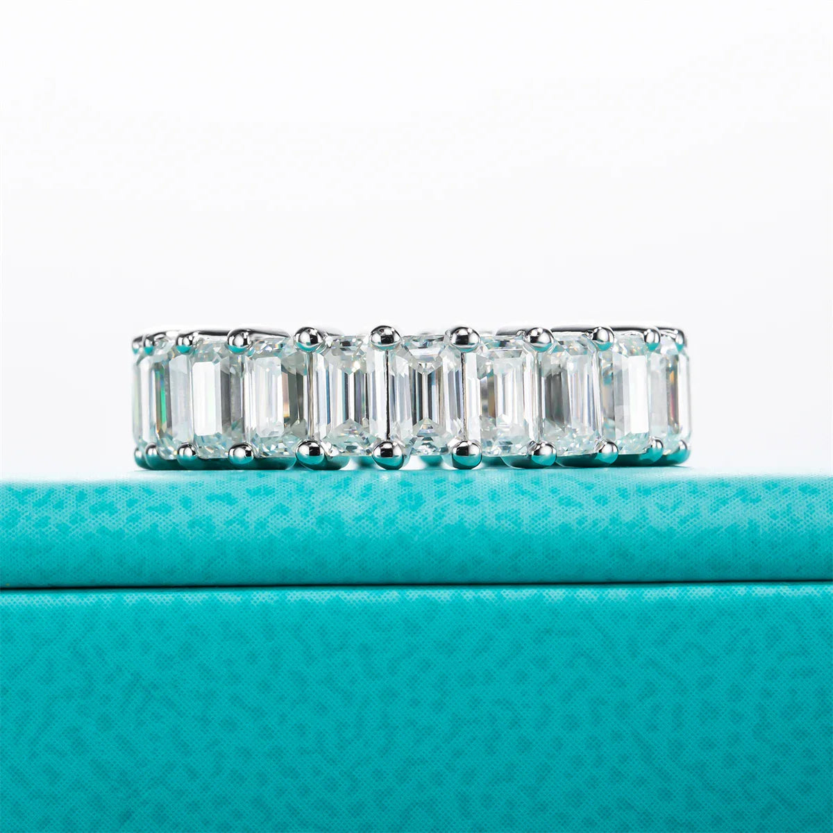 Zeevera.com 3*5mm 8.1cttw Emerald Moissanite Eternity Ring