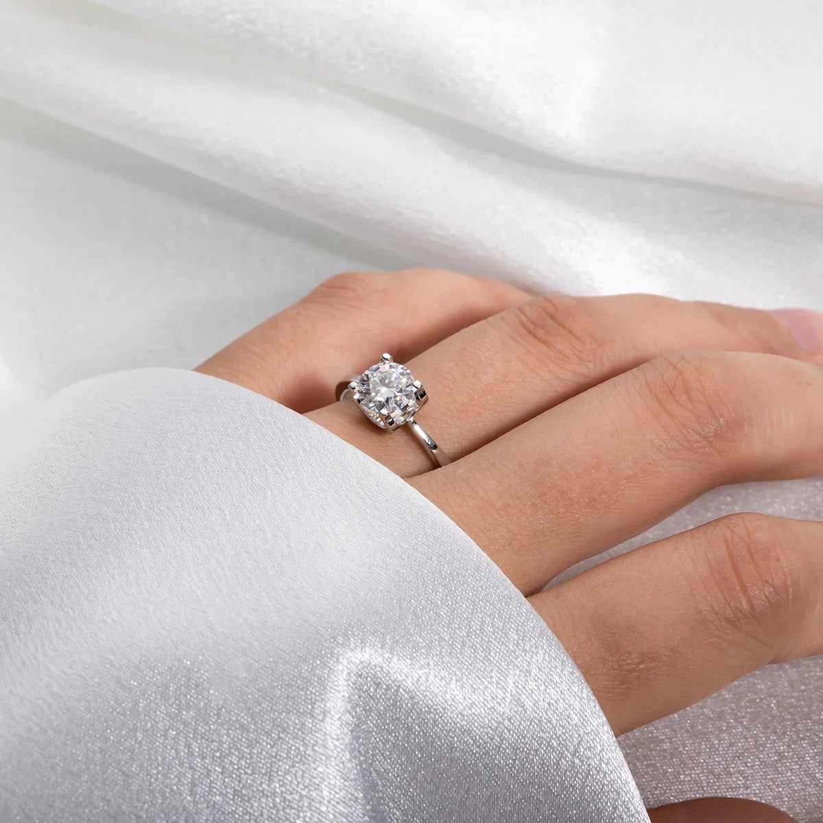 1 Carat VVS1 D Color Moissanite Engagement Ring.